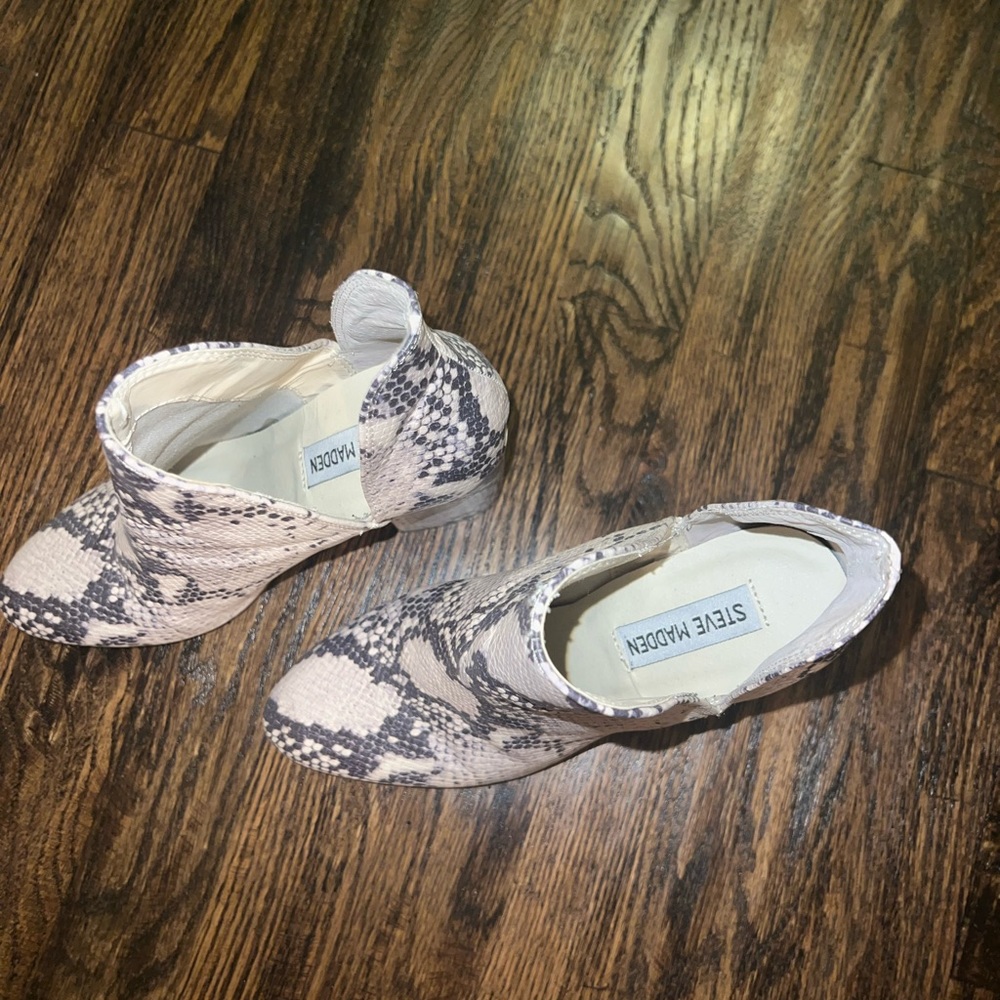 Steve Madden Booties - Picture 2 of 5